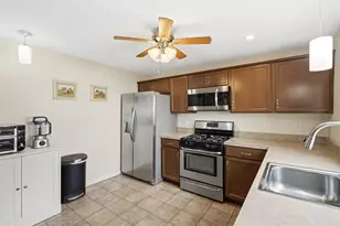 2410 Leticoe St, Pittsburgh, PA 15203 - Photo 10