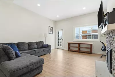 2410 Leticoe St, Pittsburgh, PA 15203 - Photo 4