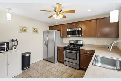 2410 Leticoe St, Pittsburgh, PA 15203 - Photo 10