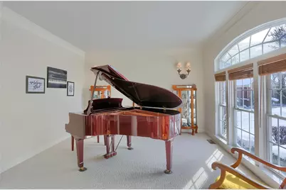 4005 Lakeview Lane, Mt Pleasant Twp, PA 15057 - Photo 6