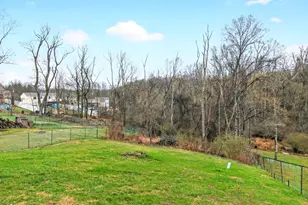 1952 Colleen Dr, North Huntingdon, PA 15642 - Photo 28