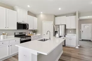 308 St.michael Wy, Findlay Township, PA 15126 - Photo 4