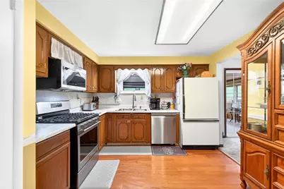 1550 Theresa Ave, South Park, PA 15129 - Photo 10