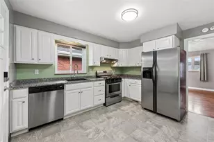 2208 Hemlock Dr, White Oak, PA 15131 - Photo 8