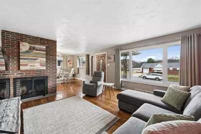 2208 Hemlock Dr, White Oak, PA 15131 - Photo 2