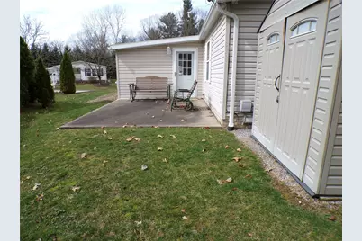 218 Rock Lake Dr, Zelienople, PA 16063 - Photo 14