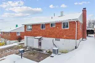 318 Dunbar Dr, Wilkins Township, PA 15235 - Photo 32