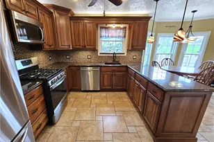 625 Preferred Dr, South Franklin, PA 15301 - Photo 10