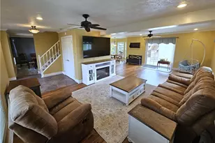 625 Preferred Dr, South Franklin, PA 15301 - Photo 4