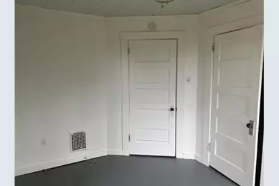 832 Vankirk St, Clairton, PA 15025 - Photo 4