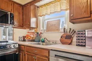 440 Shelbourne Dr, Pittsburgh, PA 15239 - Photo 14