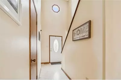 440 Shelbourne Dr, Pittsburgh, PA 15239 - Photo 6