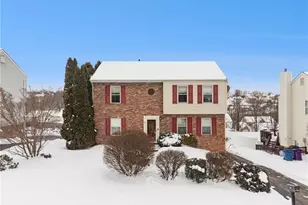 440 Shelbourne Dr, Pittsburgh, PA 15239 - Photo 2