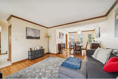 440 Shelbourne Dr, Pittsburgh, PA 15239 - Photo 8