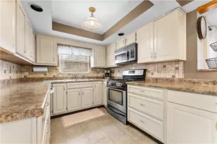 5195 Janie Dr, Baldwin Twp, PA 15227 - Photo 14