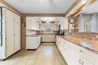 5195 Janie Dr, Pittsburgh, PA 15227 - Photo 16