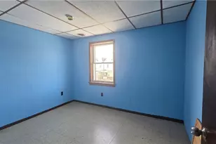 122 Hamilton Ave, Vandergrift, PA 15690 - Photo 6