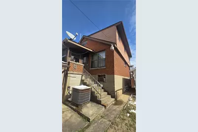 122 Hamilton Avenue, Vandergrift, PA 15690 - Photo 2