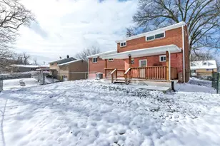 521 St Andrews Dr, Hempfield Township, PA 15601 - Photo 2