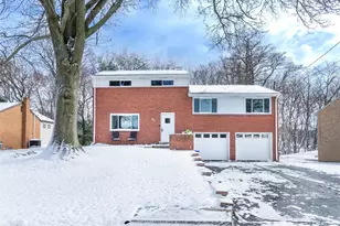 521 St Andrews Dr, Hempfield Township, PA 15601 - Photo 1