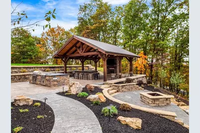 401 Blackstone Ln, Adams Township, PA 16046 - Photo 10