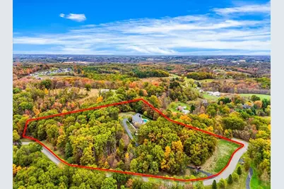 401 Blackstone Ln, Adams Township, PA 16046 - Photo 4