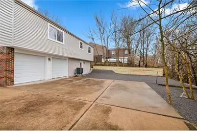 6531 Quaker Dr, South Park, PA 15236 - Photo 16