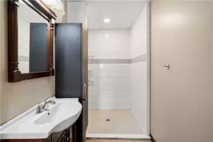 109 N Main St, Houston, PA 15342 - Photo 10