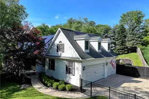 503 Sharon Rd, Moon/Crescent Twp, PA 15108 - Photo 2