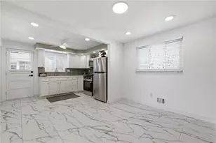 116 Lilmont Dr, Pittsburgh, PA 15218 - Photo 12