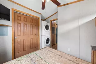 300 Clubhouse Dr, Donegal, PA 15628 - Photo 12