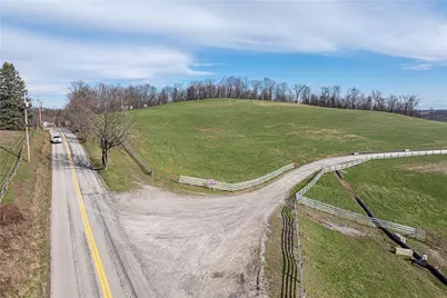 560 Old Hickory Ridge Rd, Chartiers, PA 15301 - Photo 14