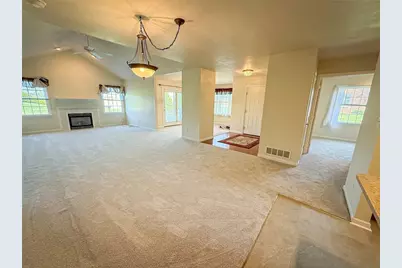 104 Woodhawk Ln, Franklin Township, PA 16001 - Photo 10