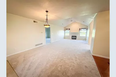 104 Woodhawk Ln, Franklin Township, PA 16001 - Photo 6