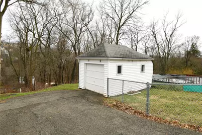 661 Margaret St, Pittsburgh, PA 15210 - Photo 28
