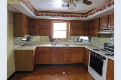 2888 Maple St, Bethel Park, PA 15102 - Photo 4