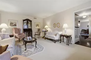 916 Burning Tree Dr, Elizabeth Twp/Boro, PA 15135 - Photo 6