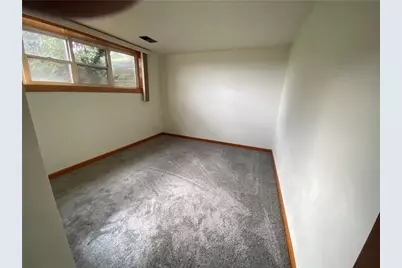 705 Redstone Dr, Pittsburgh, PA 15101 - Photo 10