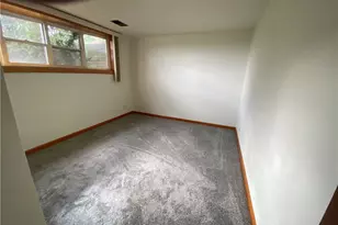 705 Redstone Dr, Pittsburgh, PA 15101 - Photo 10