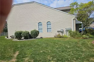 301 Malcolm Ct, Monroeville, PA 15146 - Photo 2