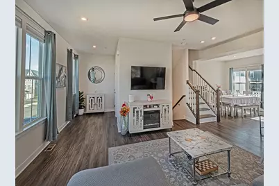 126 Lupine Dr, Adams Township, PA 16046 - Photo 4