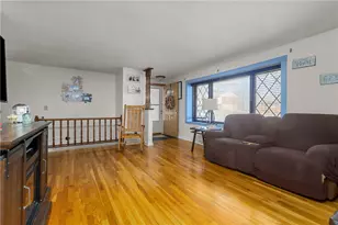 716 Redstone Dr, Pittsburgh, PA 15101 - Photo 2