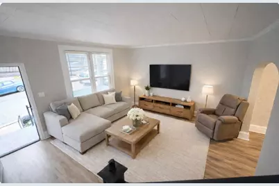 9 E Gaskill Ave, Jeannette, PA 15644 - Photo 2