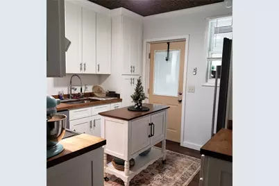 418 Boyles Ave, New Castle, PA 16101 - Photo 14