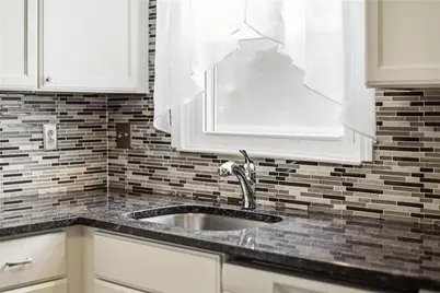 303 Macnab Dr, Moon/Crescent Twp, PA 15108 - Photo 14