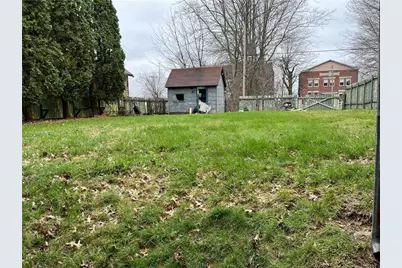 802 Wallis Ave, Farrell, PA 16121 - Photo 4
