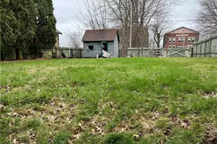 802 Wallis Ave, Farrell, PA 16121 - Photo 4