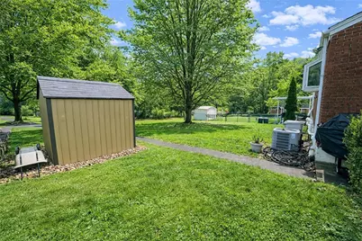 4 Emma Dr, Pittsburgh, PA 15223 - Photo 2