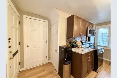 1 Schoolhouse Ln, Pittsburgh, PA 15232 - Photo 8