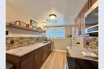 1 Schoolhouse Ln, Pittsburgh, PA 15232 - Photo 4